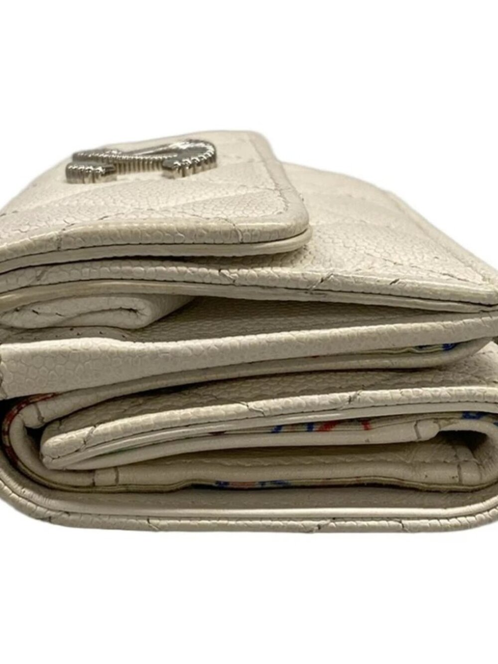 CHANEL Matelasse White Calfskin Trifold Wallet - Picture 9 of 10
